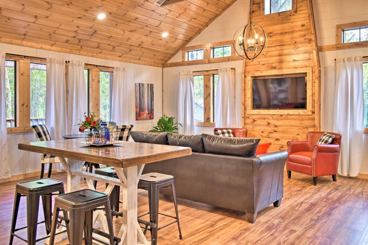 Modern Broken Bow Cabin Large Deck, Bbq And Pergola Exteriér fotografie