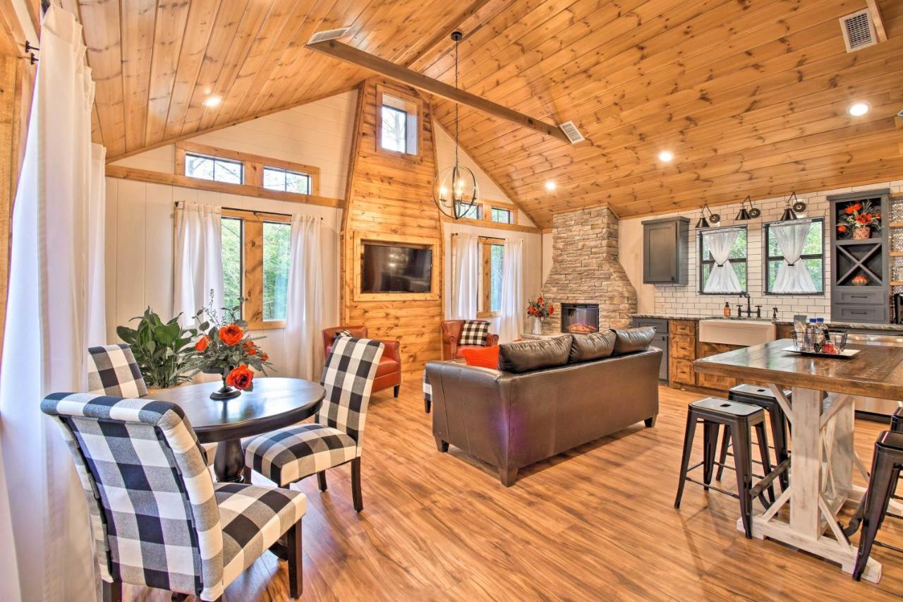 Modern Broken Bow Cabin Large Deck, Bbq And Pergola Exteriér fotografie