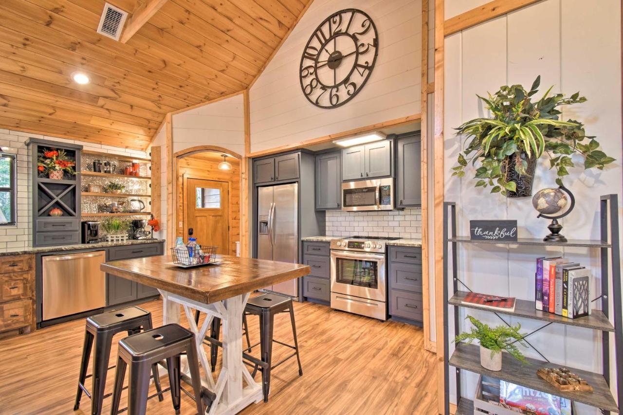 Modern Broken Bow Cabin Large Deck, Bbq And Pergola Exteriér fotografie